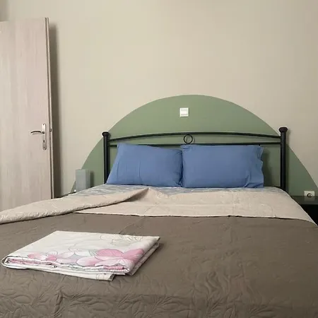 Cozy Minimal Piraeus