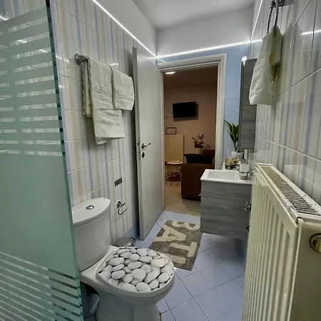 Cozy Minimal Piraeus